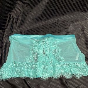 Sexy mint green lacy skirt